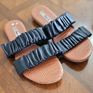 Stylish Black Women's Sandals Size 10